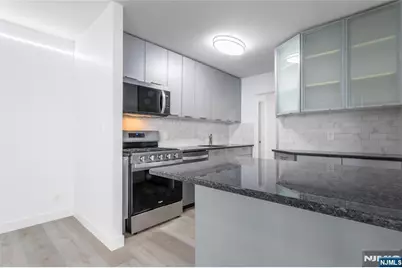 1600 Parker Avenue 20A #20A, Fort Lee, NJ 07024 - Photo 13
