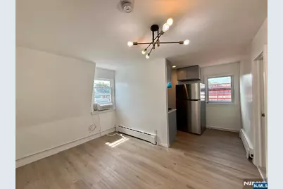 718 Broadway Apt5 #APT5, Bayonne, NJ 07002 - Photo 5