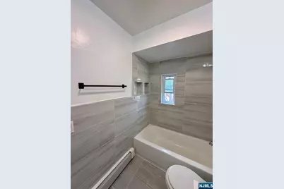 718 Broadway Apt5 #APT5, Bayonne, NJ 07002 - Photo 9