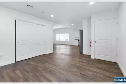 18 Park Street 2B #2B, South Hackensack Township, NJ 07606 - Photo 5