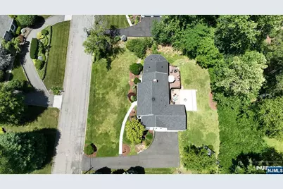 12 Heatherhill Lane, Woodcliff Lake, NJ 07677 - Photo 45