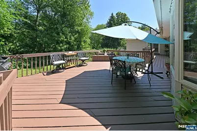 12 Heatherhill Lane, Woodcliff Lake, NJ 07677 - Photo 11