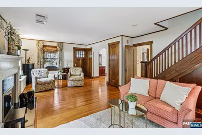 86 Walthery Avenue, Ridgewood, NJ 07450 - Photo 5