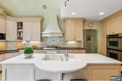 86 Walthery Avenue, Ridgewood, NJ 07450 - Photo 15