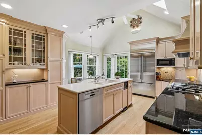 86 Walthery Avenue, Ridgewood, NJ 07450 - Photo 13