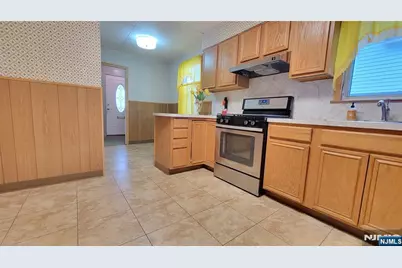 29 Magnolia Avenue, Kearny, NJ 07032 - Photo 9