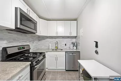 25 Jefferson Street 2F #2F, Hackensack, NJ 07601 - Photo 19