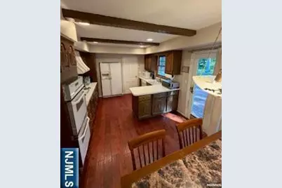 61 Heatherhill Lane, Woodcliff Lake, NJ 07677 - Photo 9