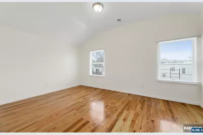 45 Orient Avenue 2 #2, Jersey City, NJ 07305 - Photo 17