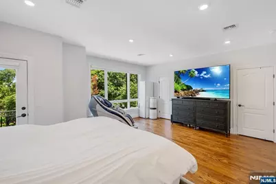 34 Lafayette Avenue, Cliffside Park, NJ 07010 - Photo 21