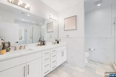 34 Lafayette Avenue, Cliffside Park, NJ 07010 - Photo 23