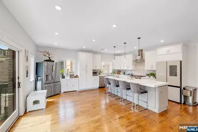 34 Lafayette Avenue, Cliffside Park, NJ 07010 - Photo 15