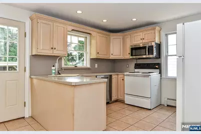 101 Madison Avenue 1st Floor #1st Floor, Midland Park, NJ 07432 - Photo 9