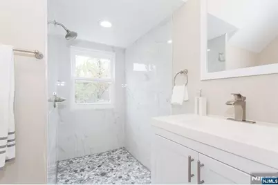 2389 3rd Street, Fort Lee, NJ 07024 - Photo 17