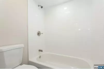 2389 3rd Street, Fort Lee, NJ 07024 - Photo 27