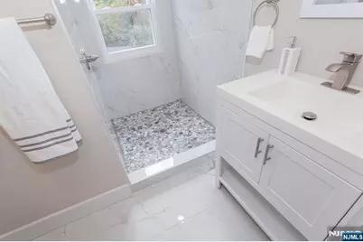 2389 3rd Street, Fort Lee, NJ 07024 - Photo 19