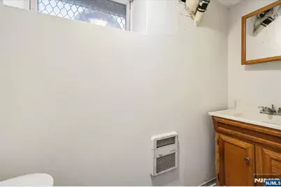 203 Willow Avenue, Hackensack, NJ 07601 - Photo 21