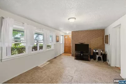 203 Willow Avenue, Hackensack, NJ 07601 - Photo 5