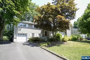 38 Griswold Pl, Glen Rock, NJ 07452 - Photo 17