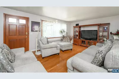 35 Werneking Place, Little Ferry, NJ 07643 - Photo 5