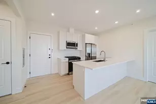 401 E Central Blvd 2E, Palisades Park, NJ 07650 - Photo 5