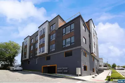 401 E Central Boulevard 2E #2E, Palisades Park, NJ 07650 - Photo 1