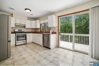 1221 15th Street, Fort Lee, NJ 07024 - Photo 3