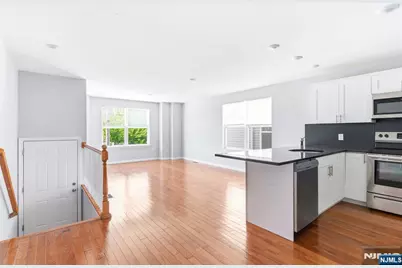 295 N 10th Street, Newark, NJ 07107 - Photo 9
