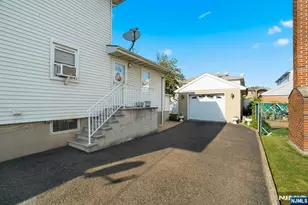 92 Phillips Ave, South Hackensack Township, NJ 07606 - Photo 37