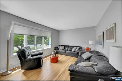 32-15 Southern Drive, Fair Lawn, NJ 07410 - Photo 5
