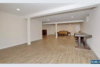 91 Rose Avenue, Woodcliff Lake, NJ 07677 - Photo 17