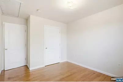 17 Chester Avenue, Newark, NJ 07104 - Photo 13