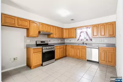 17 Chester Avenue, Newark, NJ 07104 - Photo 7