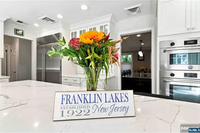 700 Oak Lane, Franklin Lakes, NJ 07417 - Photo 3