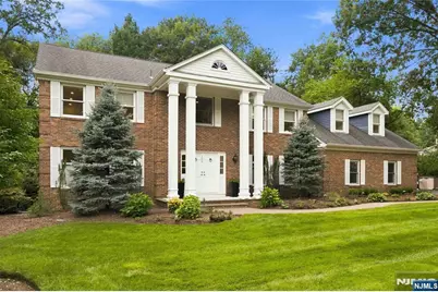700 Oak Lane, Franklin Lakes, NJ 07417 - Photo 3