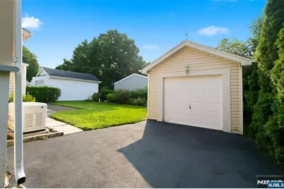 404 Palmer Avenue, Maywood, NJ 07607 - Photo 29