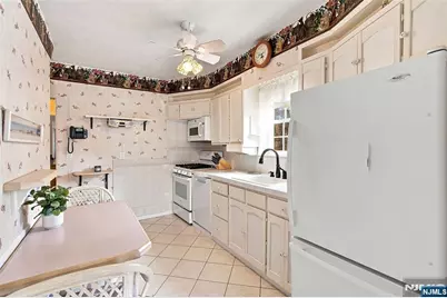404 Palmer Avenue, Maywood, NJ 07607 - Photo 13