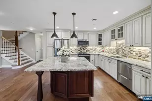 208 Shearwater Ct 15, Jersey City, NJ 07305 - Photo 7