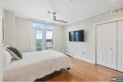 208 Shearwater Court 15 #15, Jersey City, NJ 07305 - Photo 31