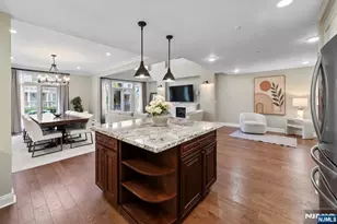 208 Shearwater Ct 15, Jersey City, NJ 07305 - Photo 1