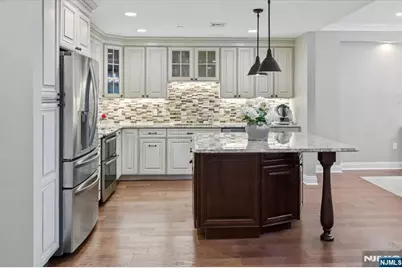 208 Shearwater Court 15 #15, Jersey City, NJ 07305 - Photo 3
