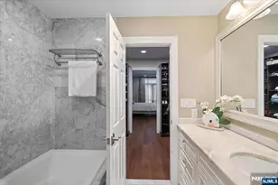 208 Shearwater Ct 15, Jersey City, NJ 07305 - Photo 27