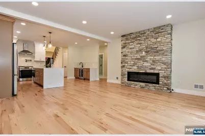 311 Harrison Avenue, Hasbrouck Heights, NJ 07604 - Photo 19