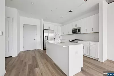 2 Executive Drive 807 #807, Fort Lee, NJ 07024 - Photo 7