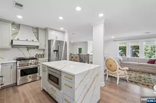 12 Parker Pl, Upper Saddle River, NJ 07458 - Photo 9