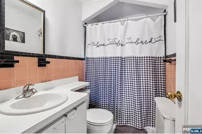 78 Legion Place, Paramus, NJ 07652 - Photo 7