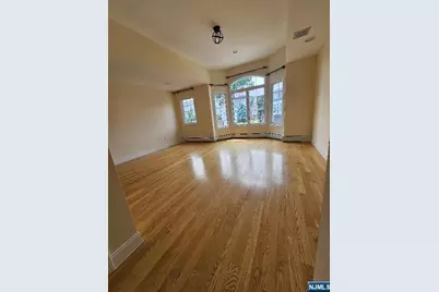 220 Glen Avenue B #B, Palisades Park, NJ 07650 - Photo 9