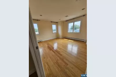 220 Glen Avenue B #B, Palisades Park, NJ 07650 - Photo 11