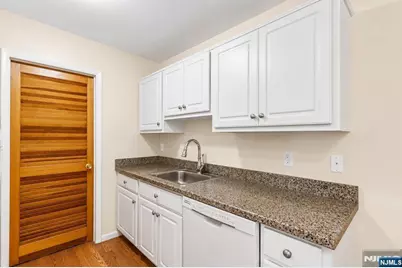 555 Riverside Avenue 9 #9, Rutherford, NJ 07070 - Photo 9