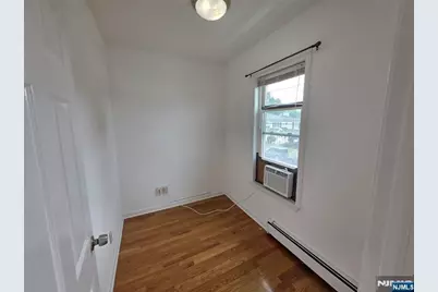 326 Walter Avenue, Hasbrouck Heights, NJ 07604 - Photo 9